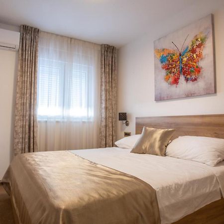 Rooms & Apartments Toni Stobreč Εξωτερικό φωτογραφία