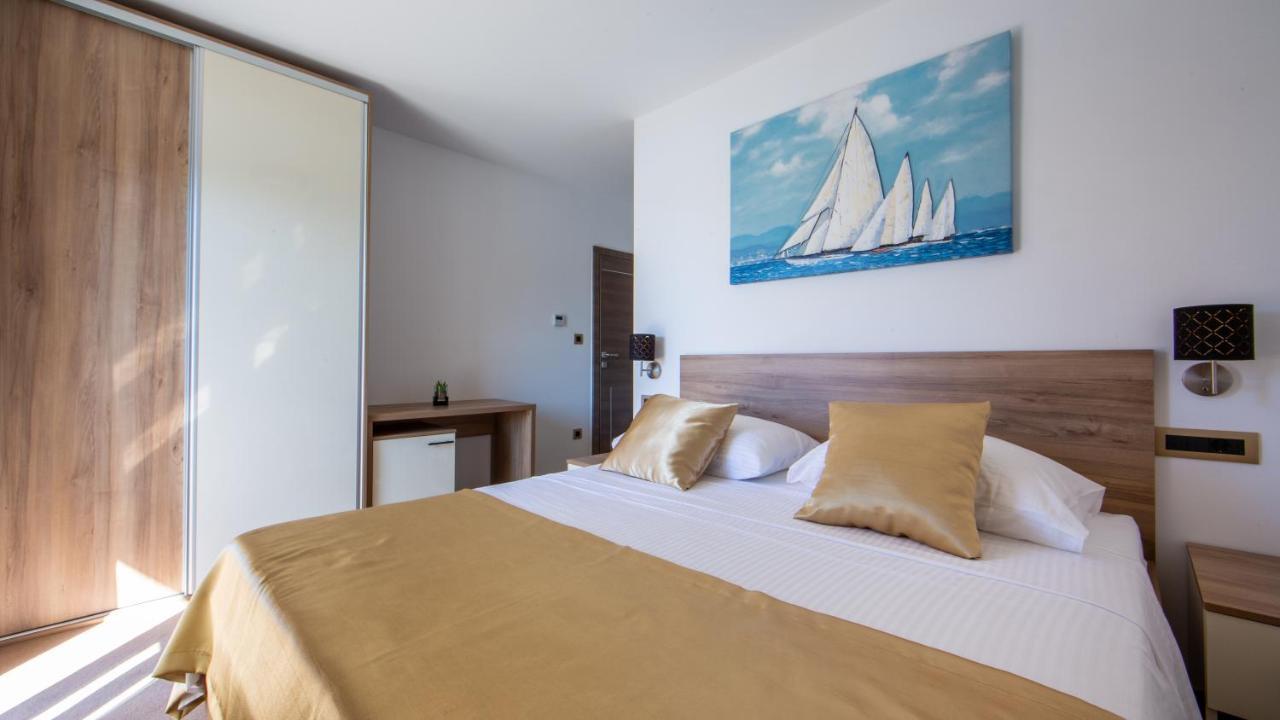 Rooms & Apartments Toni Stobreč Εξωτερικό φωτογραφία