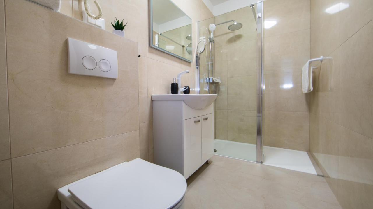 Rooms & Apartments Toni Stobreč Εξωτερικό φωτογραφία