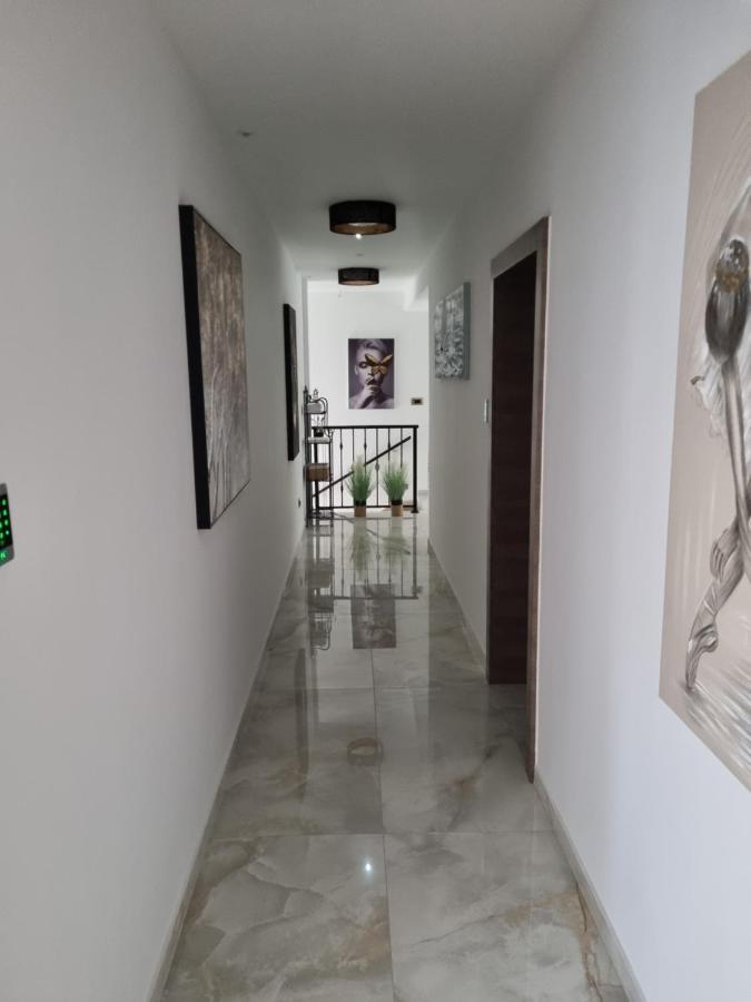 Rooms & Apartments Toni Stobreč Εξωτερικό φωτογραφία